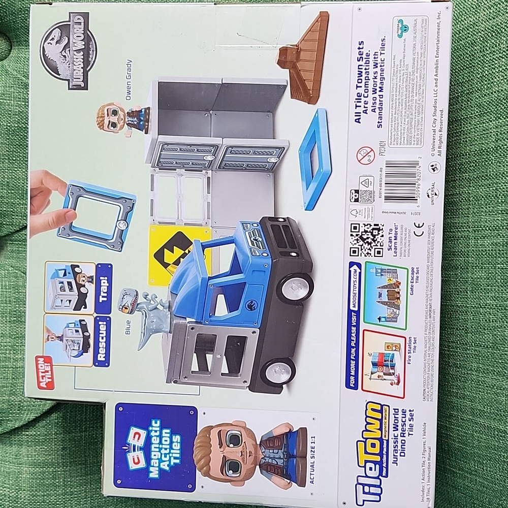 Jurassic World Dino Rescue Tile Town Set - Blue and Gray - Picture 5 of 10